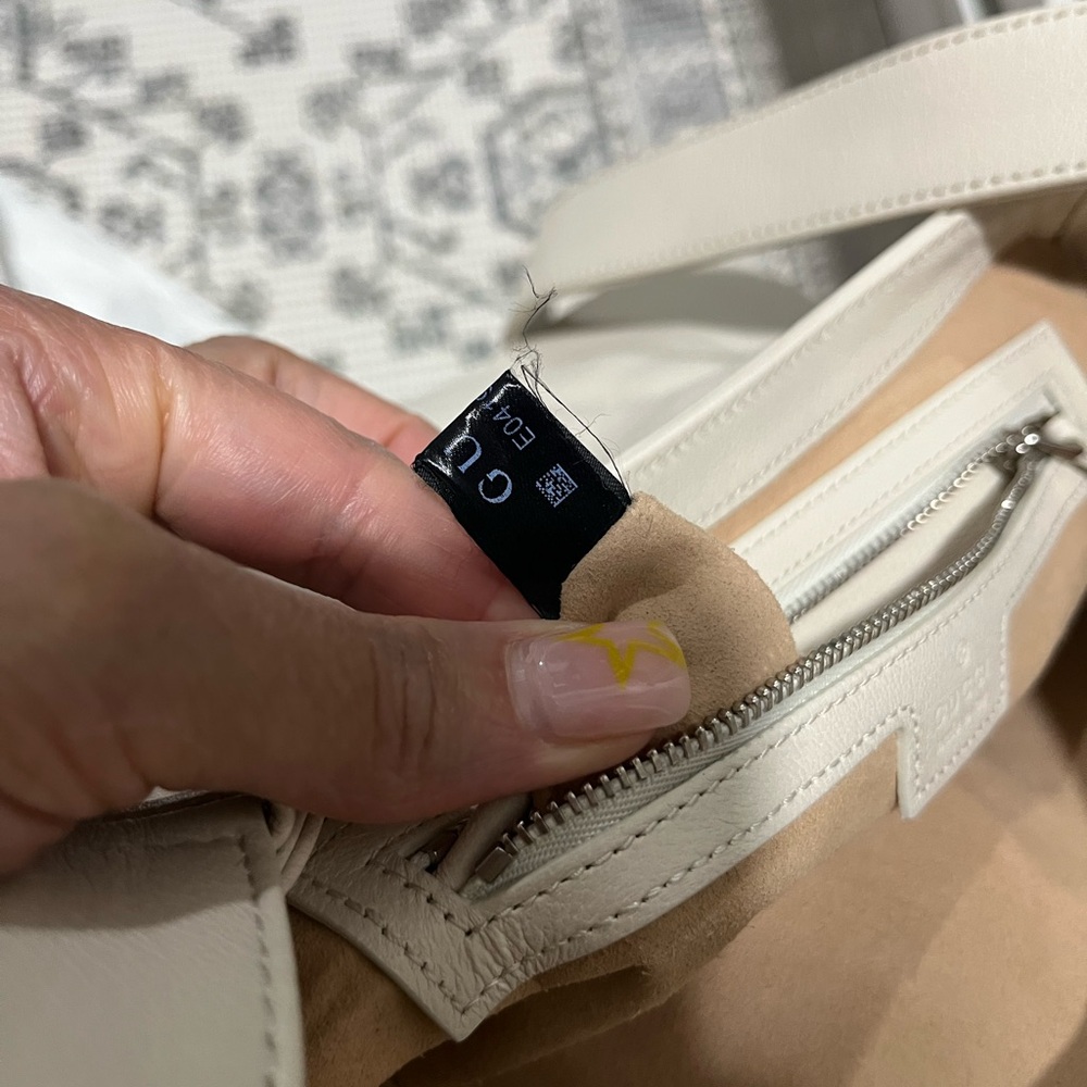 SOLD NEW Gucci White Aphrodite Small Leather Shoulder Bag - Picture 14 of 15